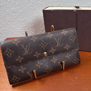 Auth Louis Vuitton Monogram Pochette
Porte Monnaie Credit TH0093